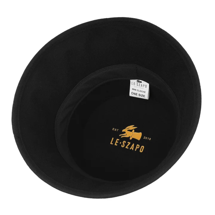 Cloche Czarny