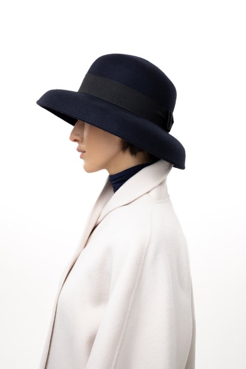 Kapelusz Emilia granatowy.jpg