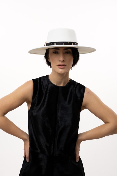 Le Szapo Kanotier Lauryn biały 2.jpg