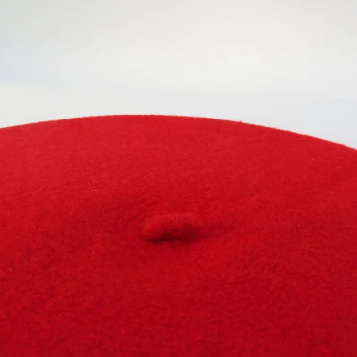 beret-classique-rouge-femme3.jpg