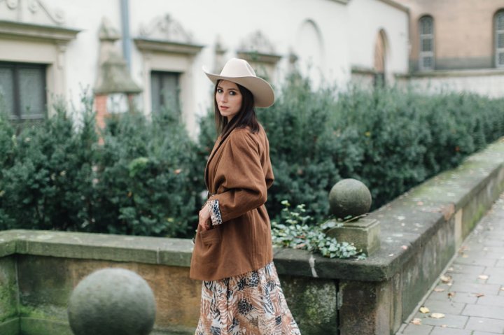 Le Szapo Western Beige.jpeg